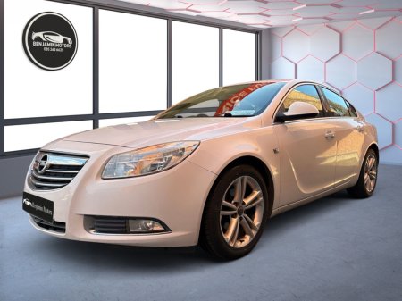 2010 Opel Insignia - view 2