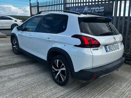 2018 Peugeot 2008 - thumbnail 5