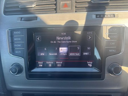 2014 Volkswagen Golf - view 3