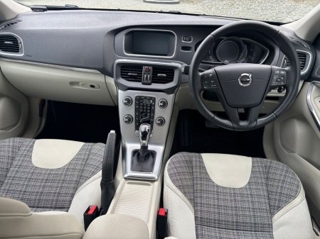 2019 Volvo V40 - thumbnail 11