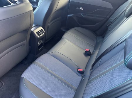 2026 Peugeot 308 Electric 156bhp (54 kWh) Allure €32,795 thumbnail