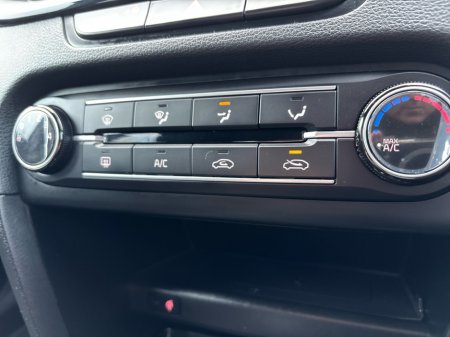 2023 Kia Ceed MY23 1.0HP GTL 5DR €24,950 thumbnail