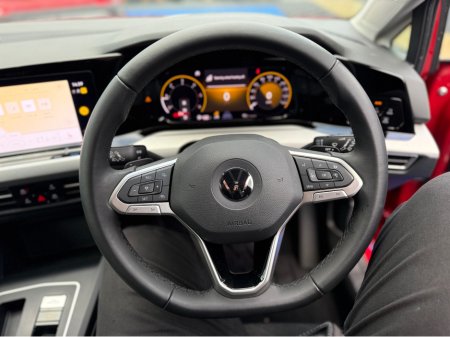 2022 Volkswagen Golf ACTIVE - 2.0L DIESEL - AUTO - 12M WARRANTY - CAR: €27,950 thumbnail