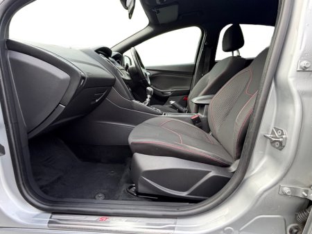 2018 Ford Focus 1.5 TDCI ST-LINE 120PS 5 5DR €14,350 thumbnail