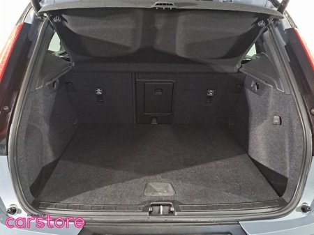 2022 Volvo XC40 PHEV T4 (197hp) R-Design FWD €33,880 thumbnail