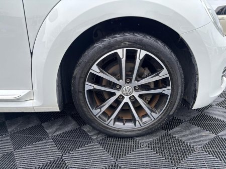 2016 Volkswagen Beetle - thumbnail 3