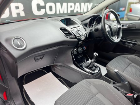 2014 Ford Fiesta - thumbnail 9