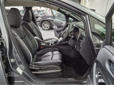 2024 Nissan Leaf - thumbnail 7