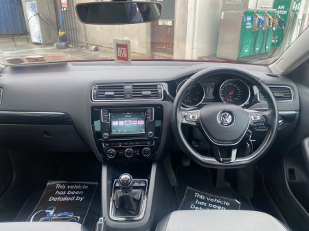 2017 Volkswagen Jetta - thumbnail 14