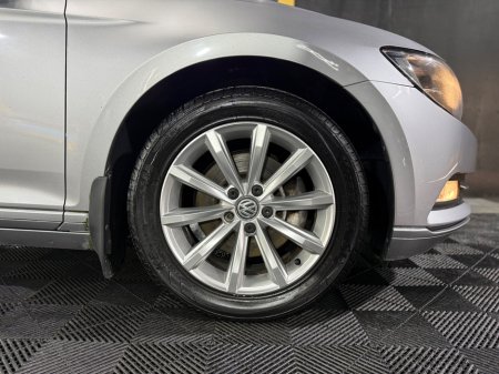 2018 Volkswagen Passat - photo 5