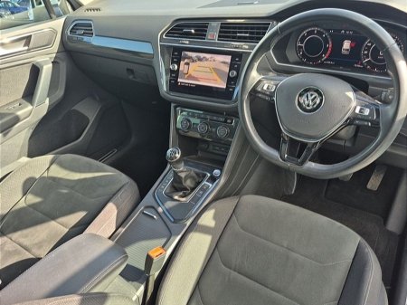 2018 Volkswagen Tiguan - thumbnail 9
