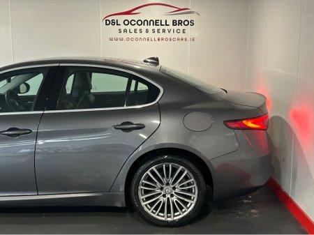 2017 Alfa Romeo Giulia 2.2JTD 180HP SUPER LUXURY 4DR AUTO €16,900 thumbnail
