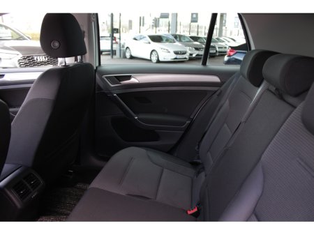 2016 Volkswagen Golf - thumbnail 18