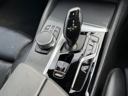 2022 BMW 5 Series - thumbnail 27