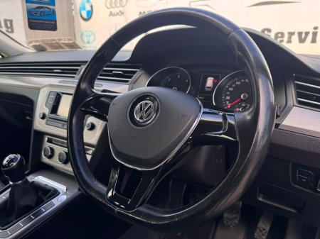 2016 Volkswagen Passat - thumbnail 27