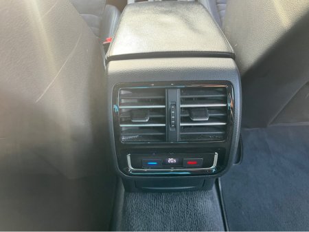 2015 Volkswagen Passat - thumbnail 13