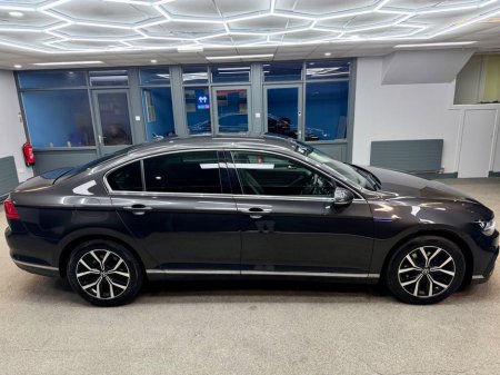 2022 Volkswagen Passat GTE S-A DSG €25,450 thumbnail