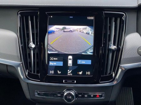 2021 Volvo S90 R-DESIGN T8 PHEV €36,995 thumbnail