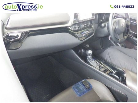 2017 Toyota C-HR - photo 2