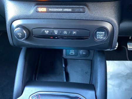 2025 Ford Focus ST-Line X 1.0 125BHP... Full leather seats thumbnail