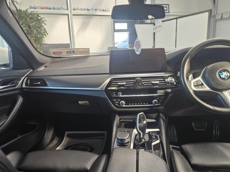 2021 BMW 5 Series - thumbnail 12