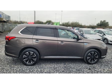 2017 Mitsubishi Outlander - thumbnail 8