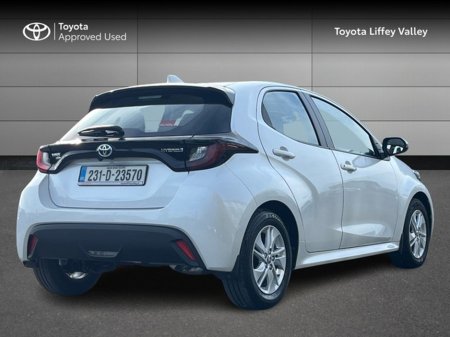2023 Toyota Yaris - photo 2