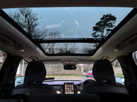 2025 Volvo XC90 T8 PLUS OPEN PAN ROOF €79,995 thumbnail