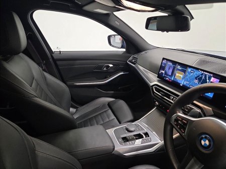 2024 BMW 3 Series - thumbnail 12