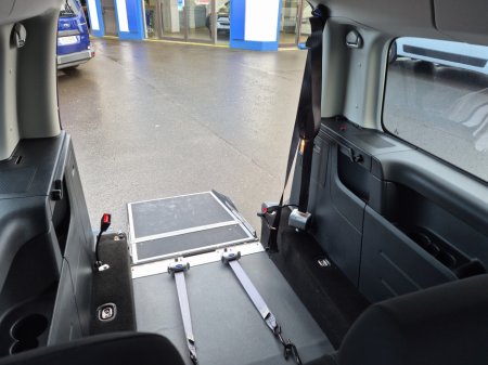 2021 Volkswagen Caddy Maxi Wheelchair Access Taxi Spec €37,950 thumbnail