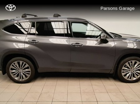 2022 Toyota Highlander HIGHLANDER SOL €69,995
