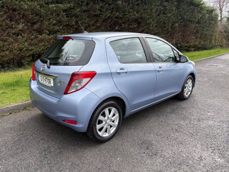 2012 Toyota Yaris - thumbnail 5