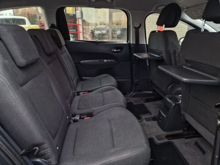 2012 Peugeot 5008 ACTIVE 1.6 HDI 112 7 SEATS 4DR €4,900 thumbnail