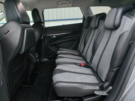 2020 Peugeot 5008 1.5 BlueHDi 130bhp Allure €24,950 thumbnail