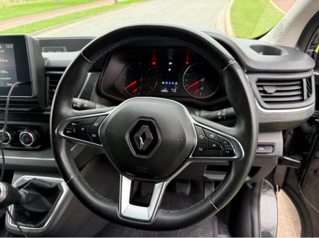 2022 Renault Trafic LL30 LWB 170 SPORT ONE OWNER €16,950 thumbnail