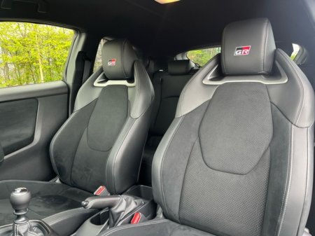 2026 Toyota Yaris - thumbnail 13