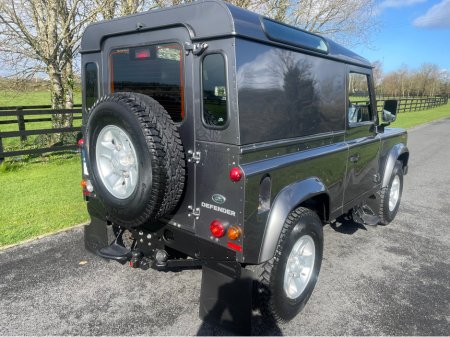 2016 Land Rover Defender - thumbnail 9