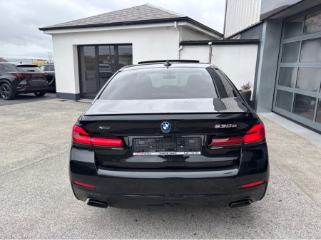 2022 BMW 5 Series - thumbnail 3