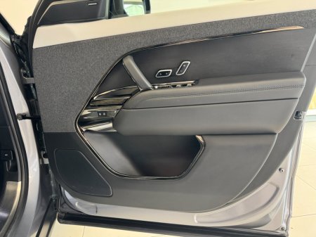 2024 Land Rover Range Rover Sport 3.0 I6 400 PS AWD Auto Dynamic HSE €104,000 thumbnail