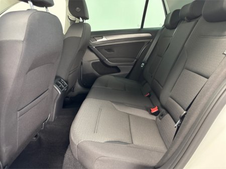 2019 Volkswagen Golf COMFORTLINE**TOUCHSCREEN MEDIA**APPLE CAR PLAY**REVERSE CAMERA**PARKING SENSORS**MULTIFUNCTIONAL STEERING WHEEL**CRUSIE CONTROL**DUAL CLIMATE**CLOTH SEATS**ELECTRIC WINDOWS**AIRCONDITIONING**ISOFIX** €19,995 thumbnail