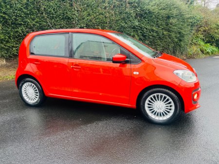 2016 Volkswagen up! DBA-AACHY 5DR €9,950 thumbnail