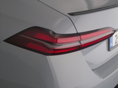 2025 BMW 5 Series - thumbnail 20