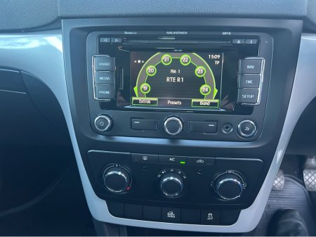 2012 Skoda Yeti AMBITION 2.0 TDI 170HP 4 WHEEL DRIVE 5DR**//**ONLY 33000 KM**//**1 OWNER FROM  NEW**//** €8,950 thumbnail