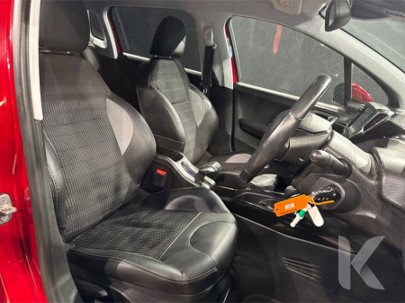 2017 Peugeot 2008 BLACK HALF LEATHER - FACTORY ALLOYS - REVERSE CAMERA €12,950 thumbnail