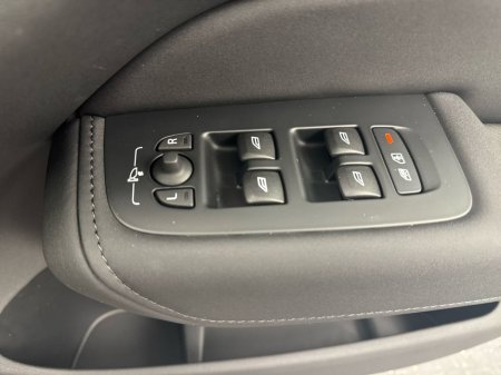 2026 Volvo XC60 - thumbnail 24