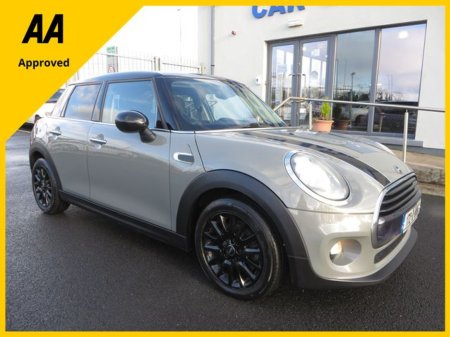 2017 MINI Cooper XS52 4DR €10,950