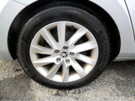 2022 Skoda Superb - thumbnail 15