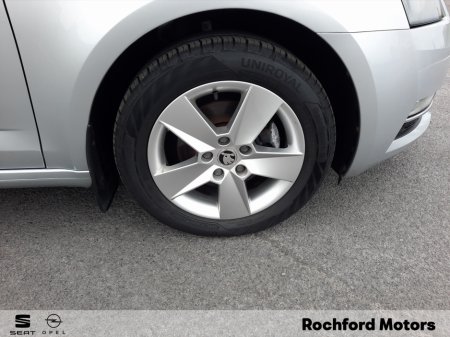 2019 Skoda Octavia - thumbnail 6