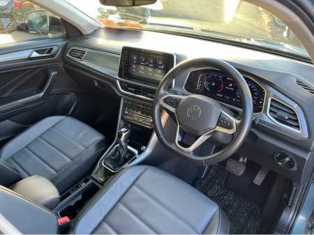 2023 Volkswagen T-Roc AUTOMATIC 2.0 DIESEL //MASSIVE SPEC//FULL LEATHER HEATED SEATS//PANORAMIC GLASS ROOF//LOW MILES// €31,950 thumbnail