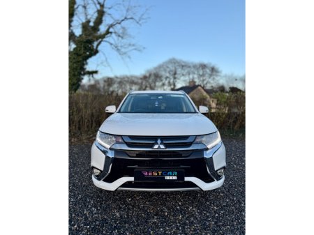 2017 Mitsubishi Outlander - thumbnail 3